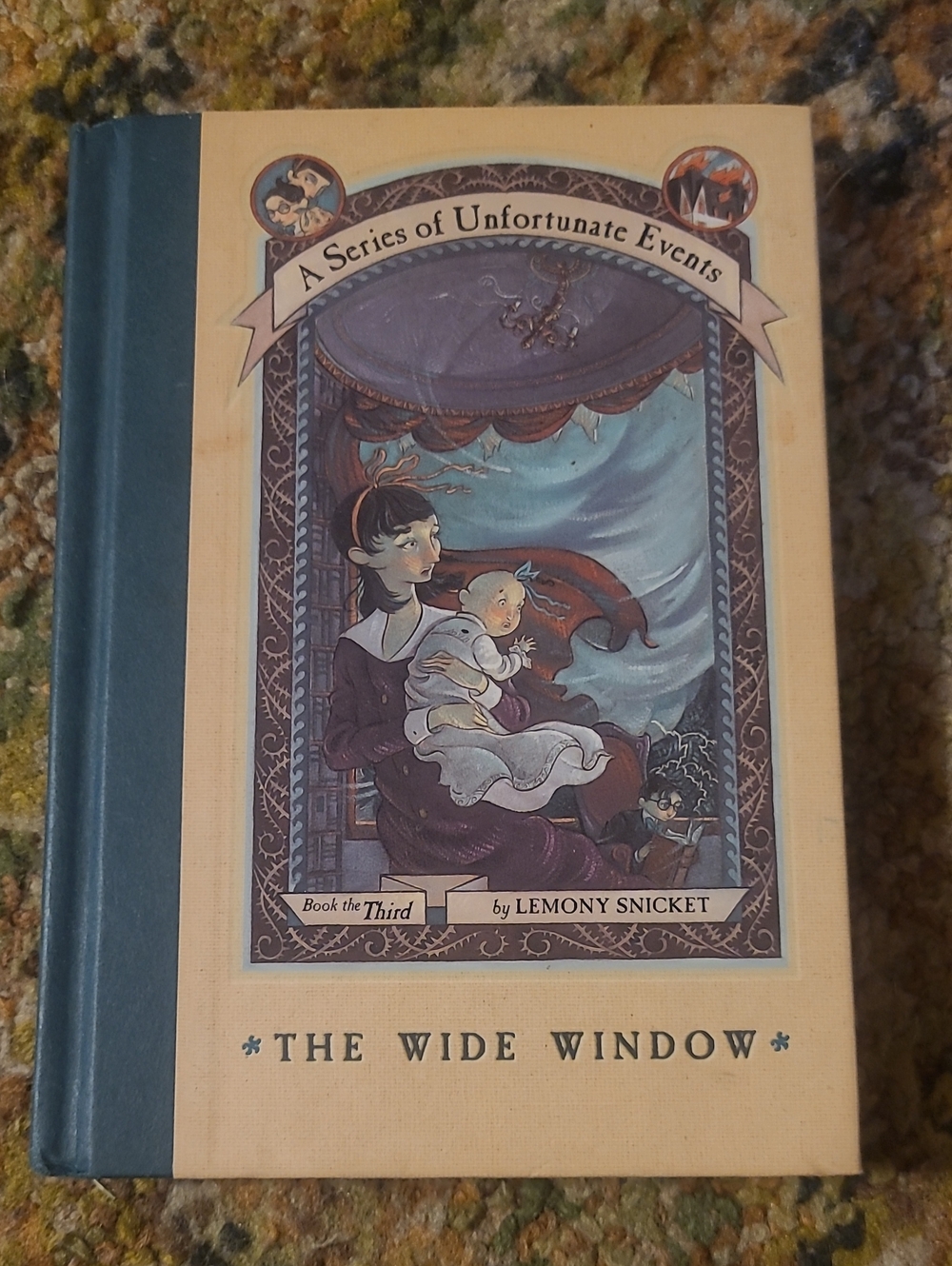 A SERIES OF UNFORTUNATE EVENTS: The Wide Window